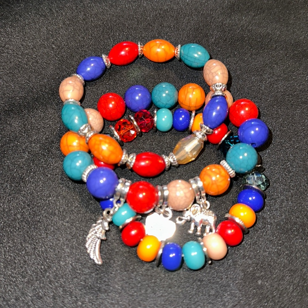 3 beaded bracelets NWOT multicolored